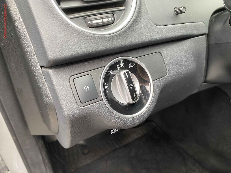 Mercedes-Benz Třídy C (2013) 1.8CGi C200, Avantgarde - fotka 15 z 17