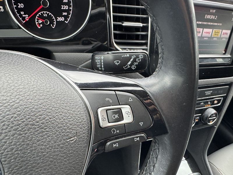 Volkswagen Golf Sportsvan (2015) 1.4TSi 92kW Xenony Navi - fotka 8 z 48