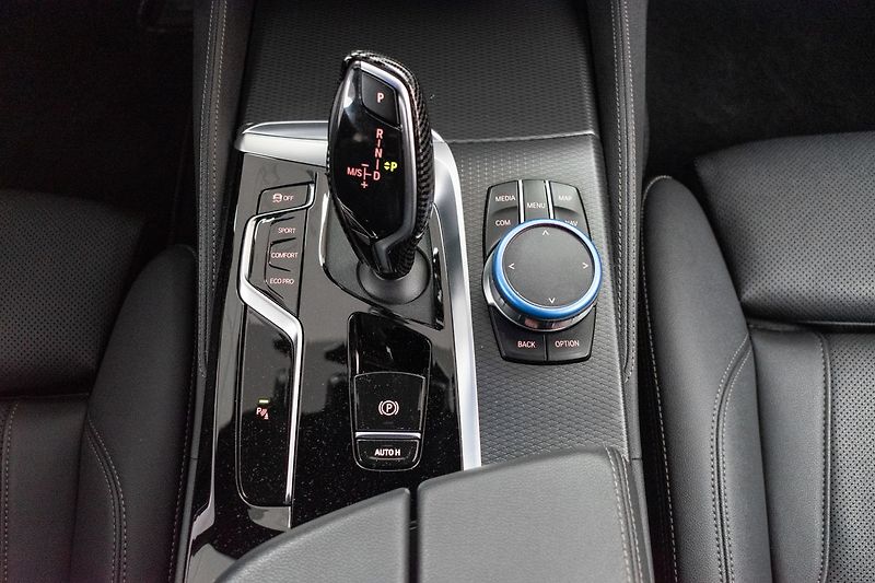 BMW Řada 5 520d xD ///M*ZÁRUKA*TAŽNÉ*ČR* - fotka 24 z 42