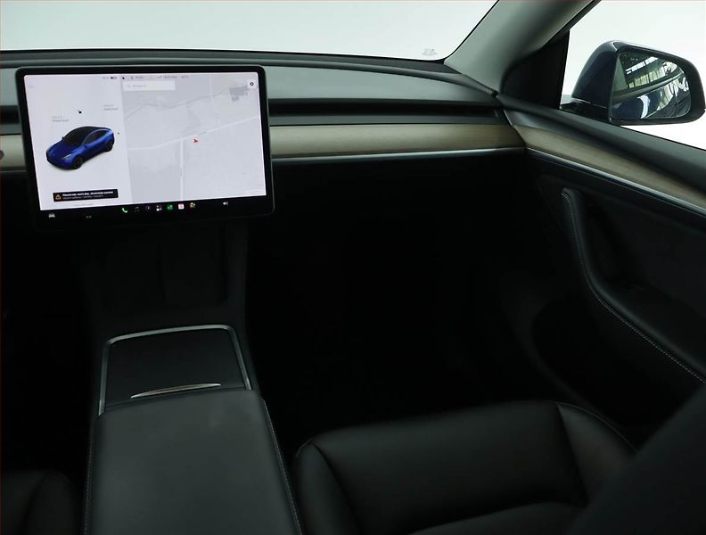 Tesla Model Y (2021) Long Range AWD 75kWh, SoH 93% - fotka 8 z 22