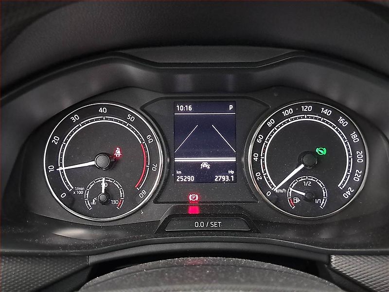 Škoda Kamiq (2024) Ambition 1.0 TSI - fotka 11 z 22