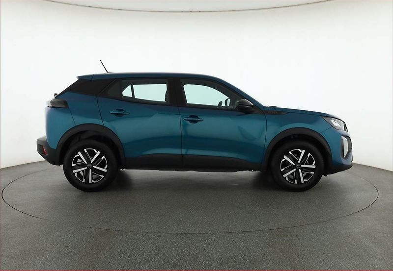 Peugeot 2008 (2025) Style 1.2 PureTech - fotka 6 z 18