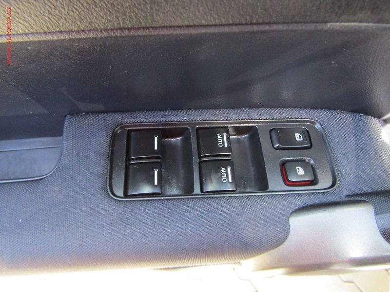 Honda CR-V (2012) 2.2 CiTD 4x4, ČR, servis - fotka 11 z 18