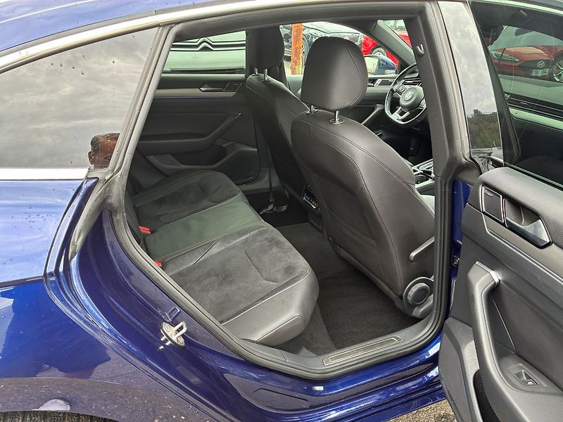 Volkswagen Arteon 2.0 TDi R-Line 4x4 140 kW - fotka 26 z 27