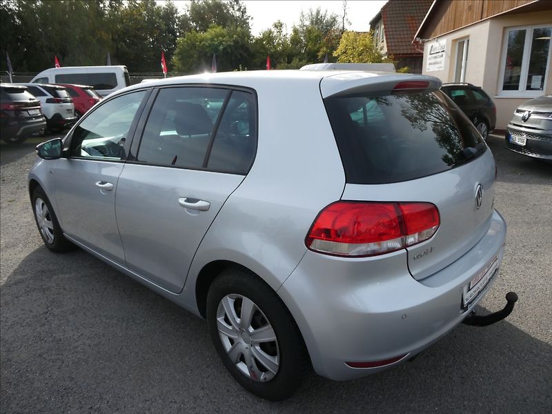 Volkswagen Golf 1,2 TSi 77kW MATCH serviska - fotka 6 z 45