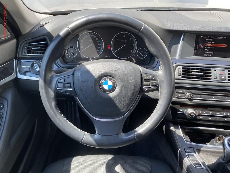 BMW Řada 5 (2016) 2.0d 520d, ČR, LED - fotka 11 z 20