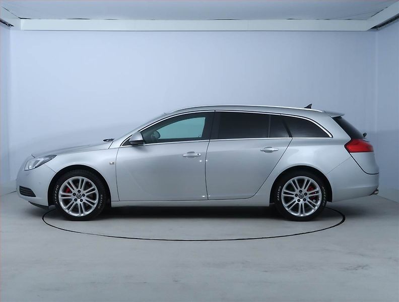 Opel Insignia (2010) 1.6 Turbo, Navi, Xenony - fotka 3 z 16