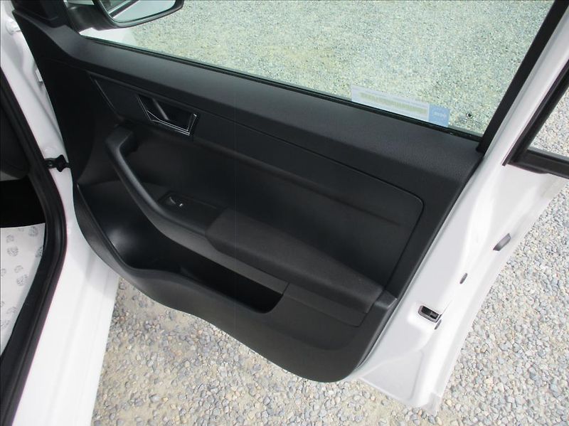 Škoda Fabia 1,0 TSI, servis,DPH,1.maj,CZ, - fotka 10 z 43