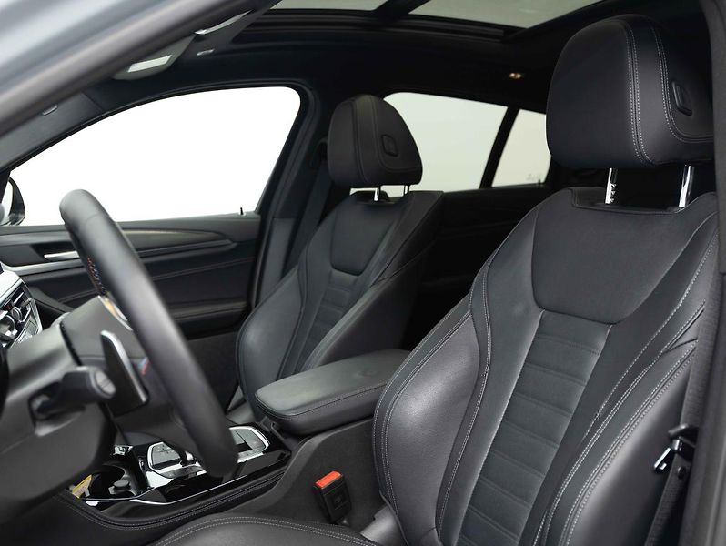 BMW X4 M40i - fotka 18 z 23