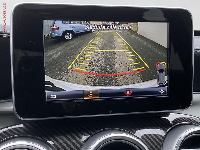 Mercedes-Benz GLC (2016) 2.0T GLC250 4M, AT, LED - fotka 21 z 22