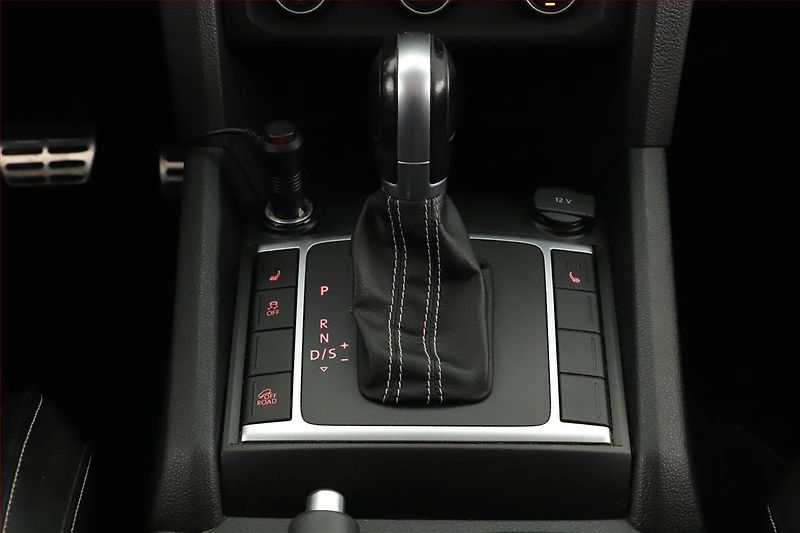 Volkswagen Amarok (2017) Aventura V6 3.0 TDI, 4X4 - fotka 13 z 16