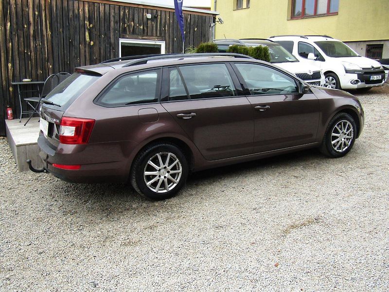 Škoda Octavia (2013) 1.2 TSI 77kW - fotka 10 z 36