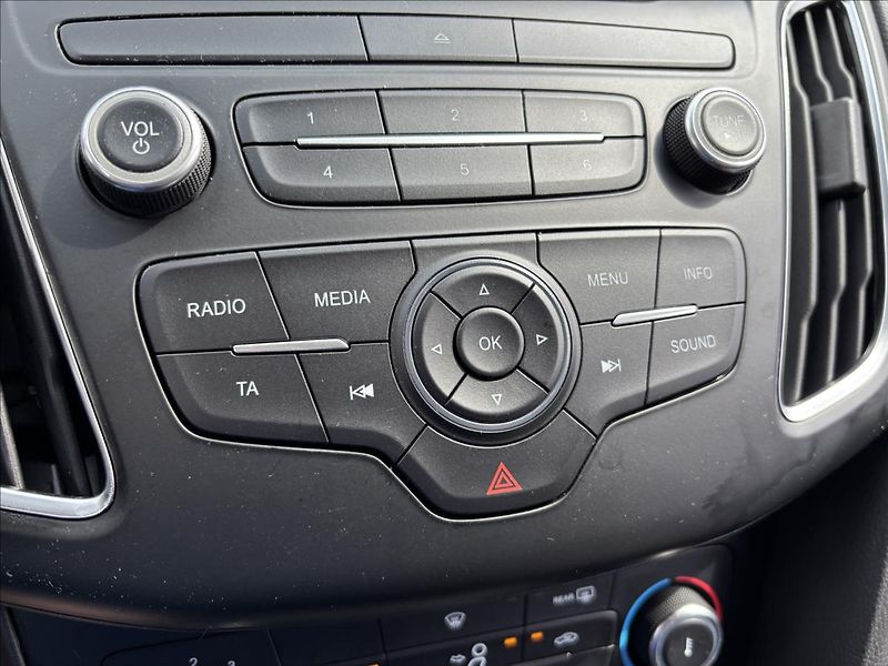 Ford Focus 1,6 Duratec Ti-VCT 77kW Trend - fotka 26 z 33