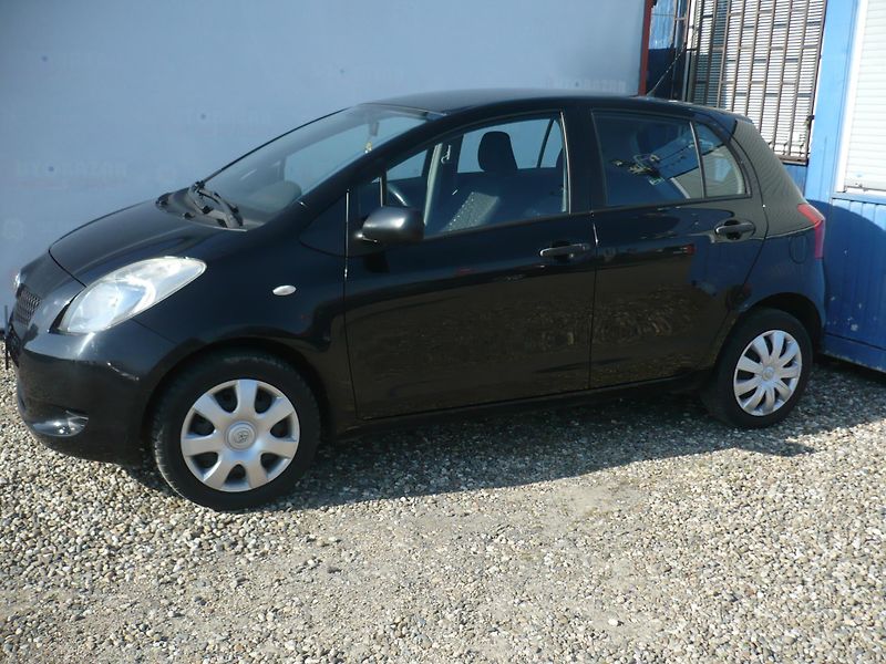 Toyota Yaris 1.0i 51Kw Klimatizace - fotka 3 z 25