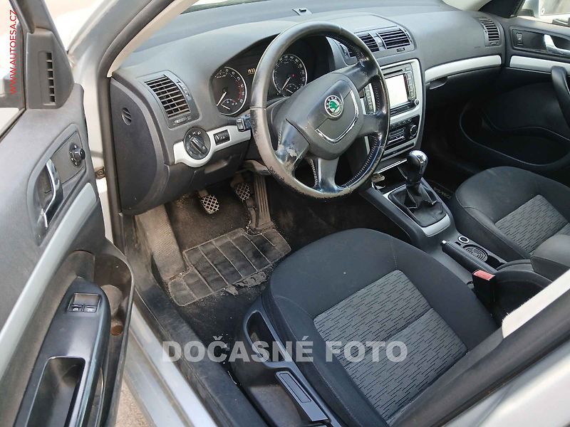 Škoda Octavia (2009) 1.9, autoAC, temp - fotka 3 z 3