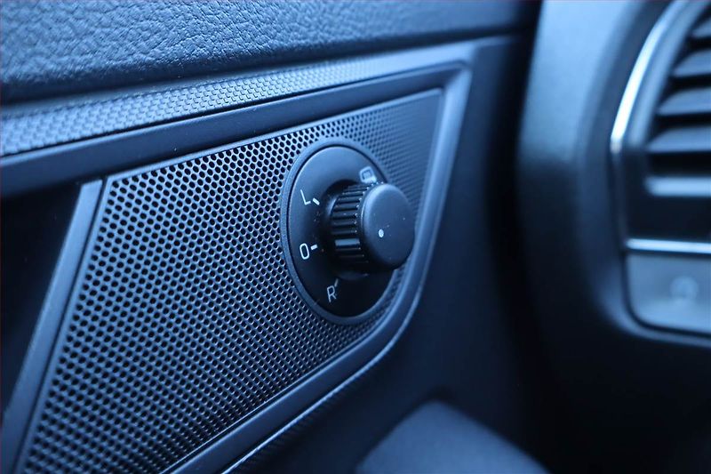 Škoda Fabia (2016) Ambition 1.2 TSI, Serv.kniha - fotka 17 z 18