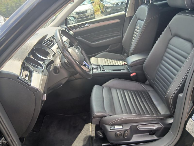 Volkswagen Passat GTE Plug-in hybrid, kůže - fotka 23 z 58