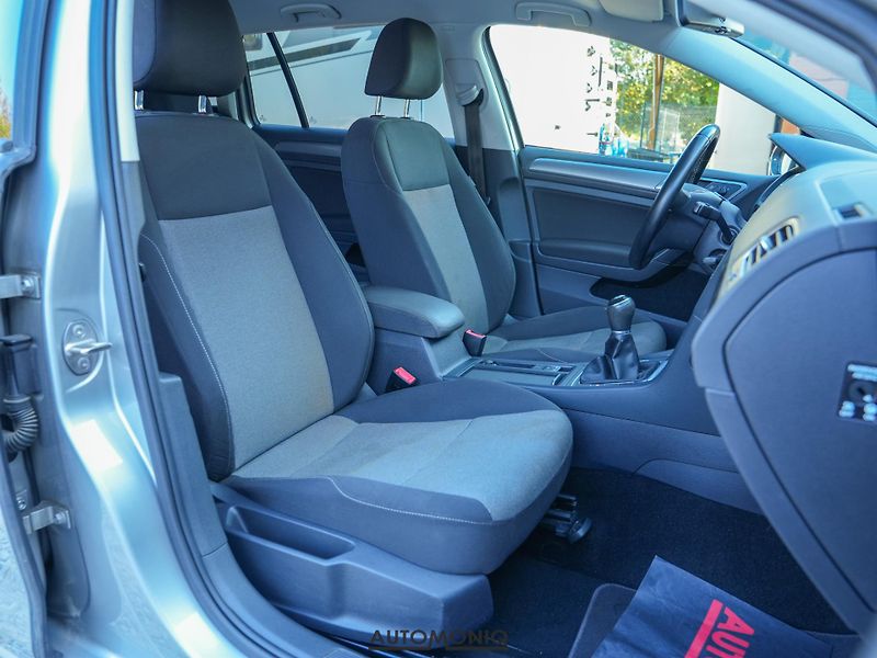 Volkswagen Golf Variant (2015) VII 1.6 TDI Trendline Výhrev s - fotka 10 z 17