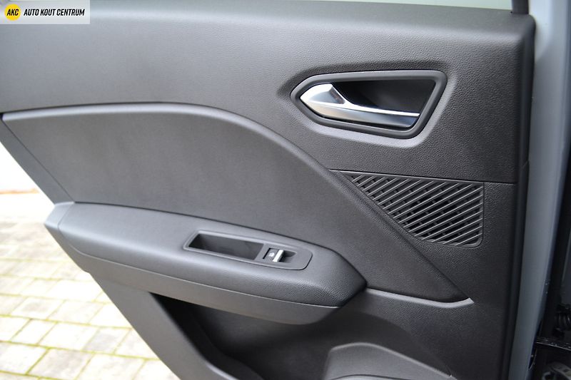 Renault Captur techno mild hybrid 140 - fotka 16 z 49