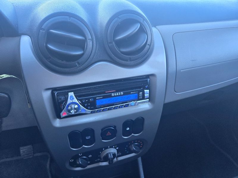 Dacia Sandero (2009) 1.4 MPI - fotka 11 z 19