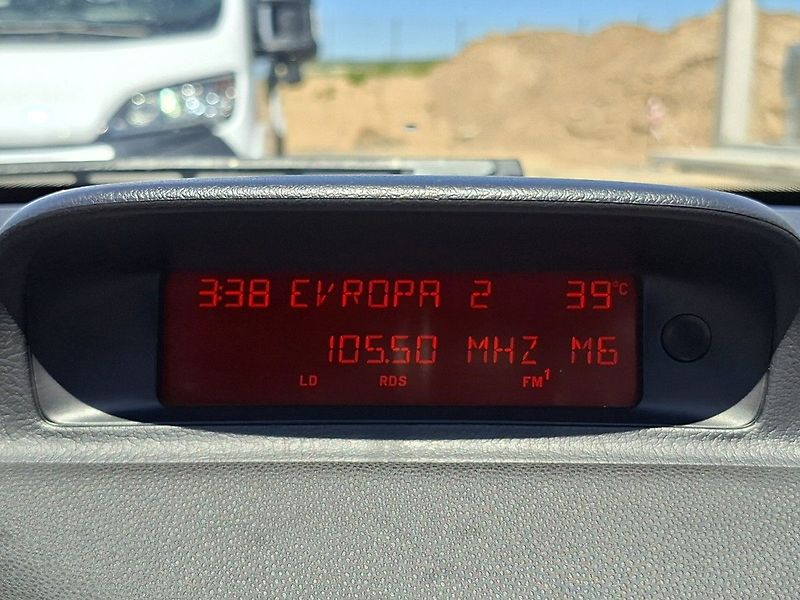 Peugeot 307 1,4i 16V 90k M5 - fotka 18 z 20