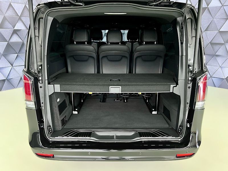 Mercedes-Benz Třídy V 300d 4M EXCLUSIVE XL, AIRMATIC - fotka 33 z 34