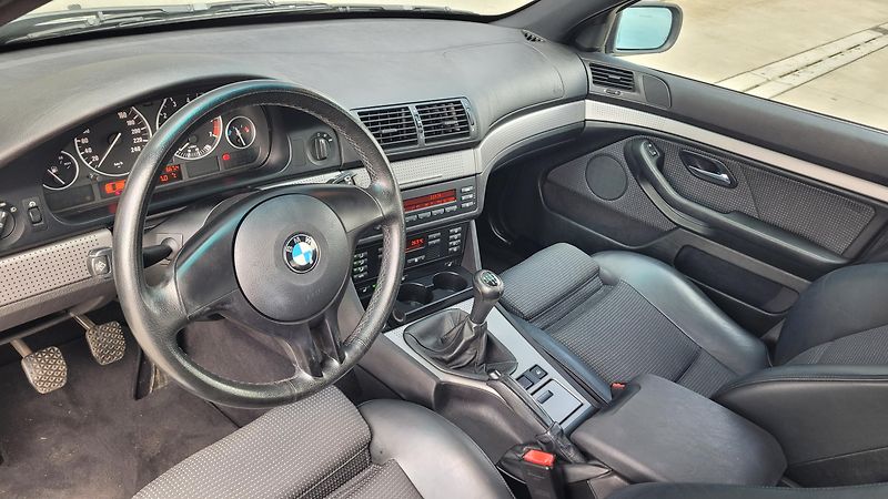 BMW Řada 5 520i 125kw  - fotka 16 z 20