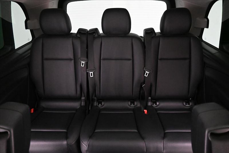 Mercedes-Benz Vito 2,1 116 CDi 120 kW AT7 8míst 4 - fotka 25 z 28