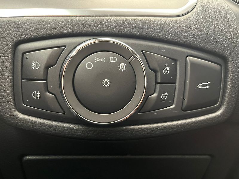 Ford S-MAX 2,5 HEV Titan. 7 míst ZAMLUVEN - fotka 17 z 65