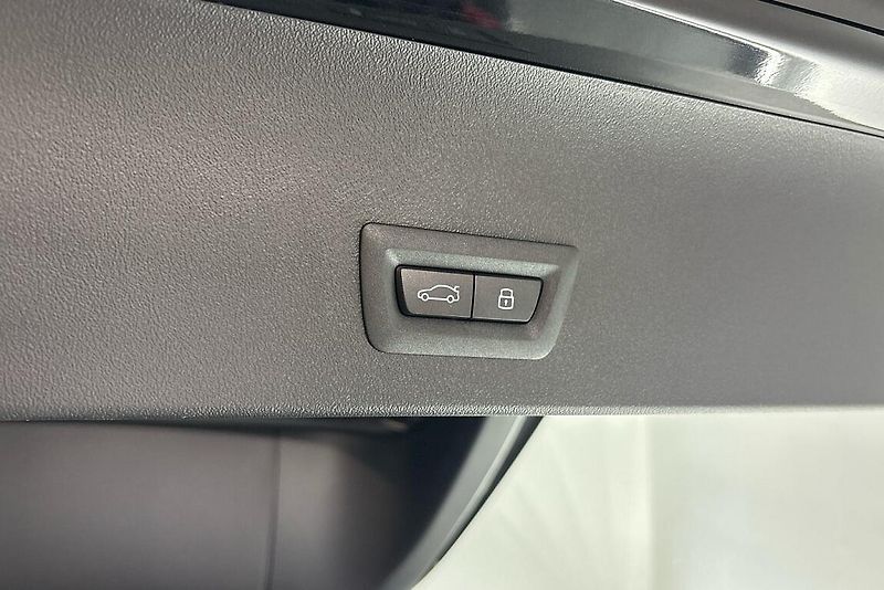 BMW X3 xDrive40d - fotka 10 z 27