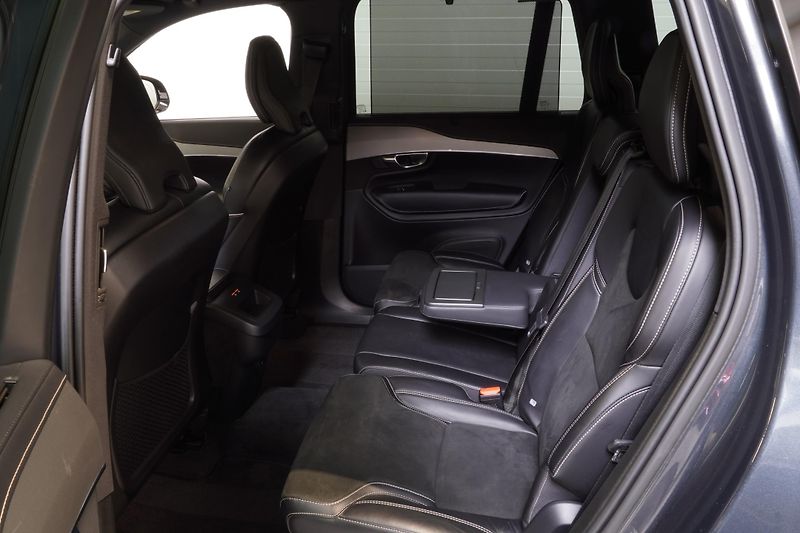 Volvo XC90 B5 Core+ 1.MAJ,ČR,DPH,7 míst - fotka 19 z 34
