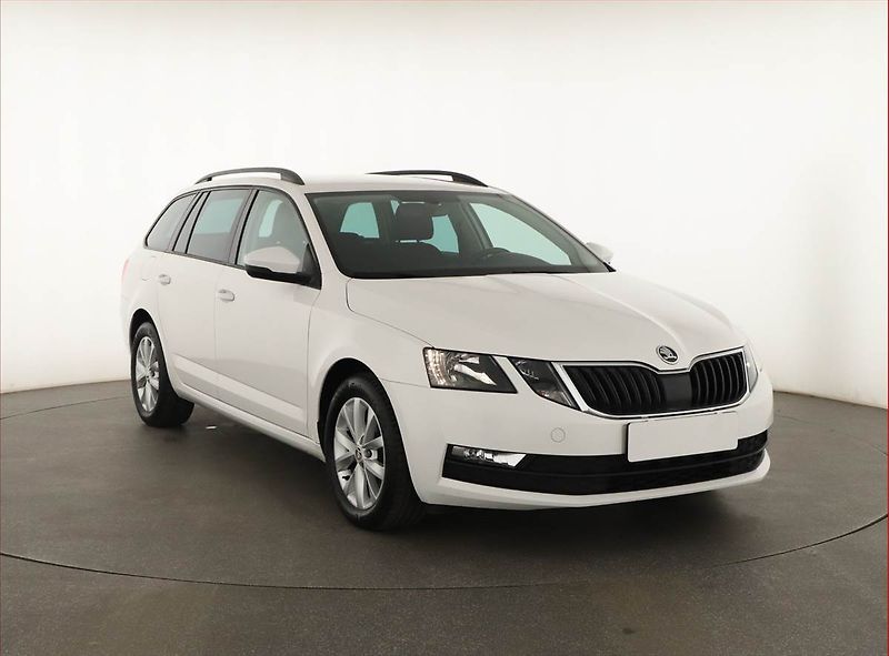Škoda Octavia (2019) Ambition 1.6 TDI, ČR,1.maj - fotografie inzerátu
