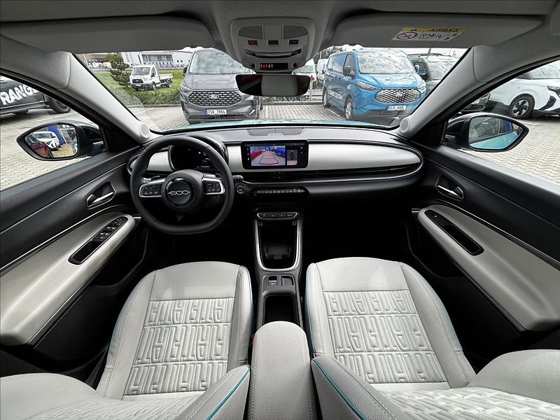 Fiat 600 1,2 Hybrid 100kW La Prima - fotka 22 z 39