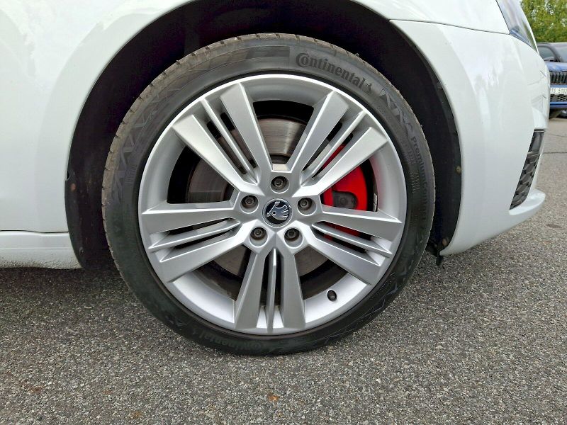 Škoda Octavia (2015) Combi RS DSG 2,0TDi 135kW - fotka 34 z 34