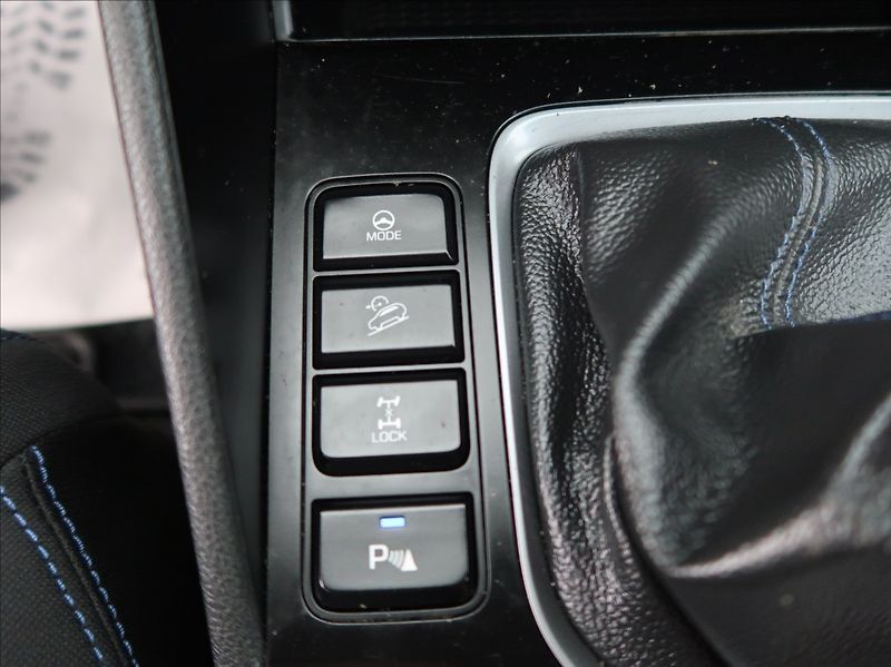 Hyundai Tucson 2,0 CRDi,100kW,1majČR,4x4,S.kn - fotka 17 z 31