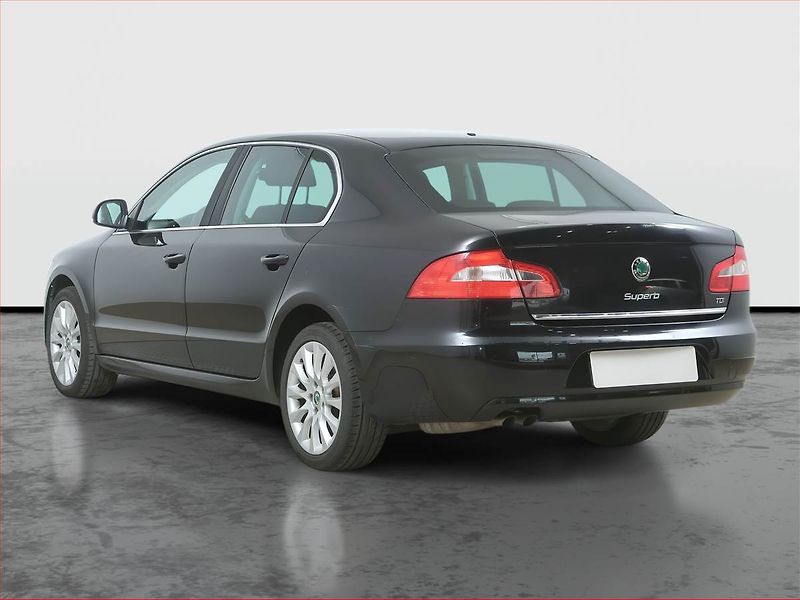 Škoda Superb (2012) 1.6 TDI, Xenony, Tempomat - fotka 4 z 15