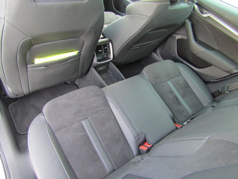 Škoda Octavia IV FL Combi Top Selection 2.0 - fotka 28 z 30