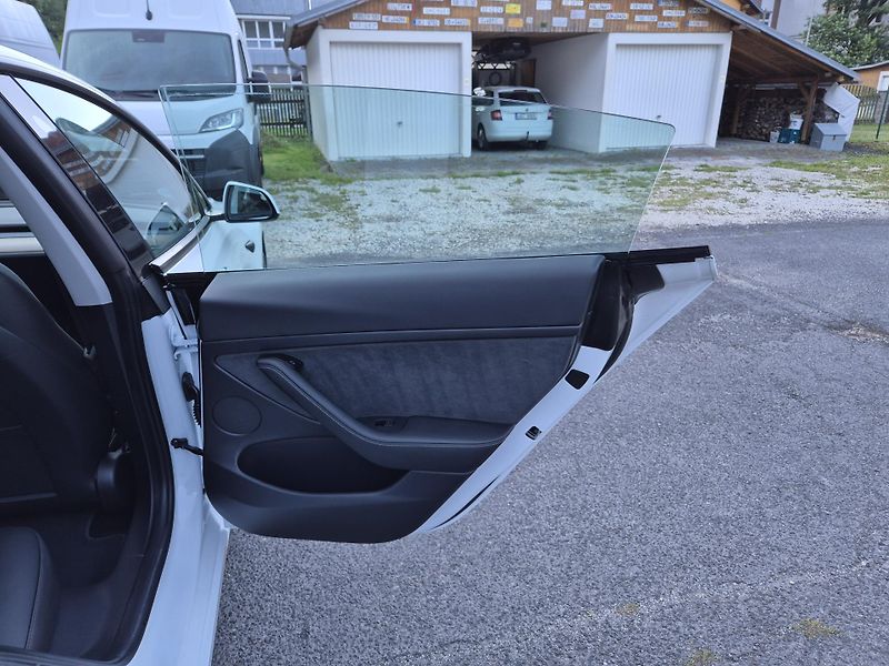 Tesla Model 3 LONG RANGE DUAL MOTOR TZ  95% - fotka 39 z 48