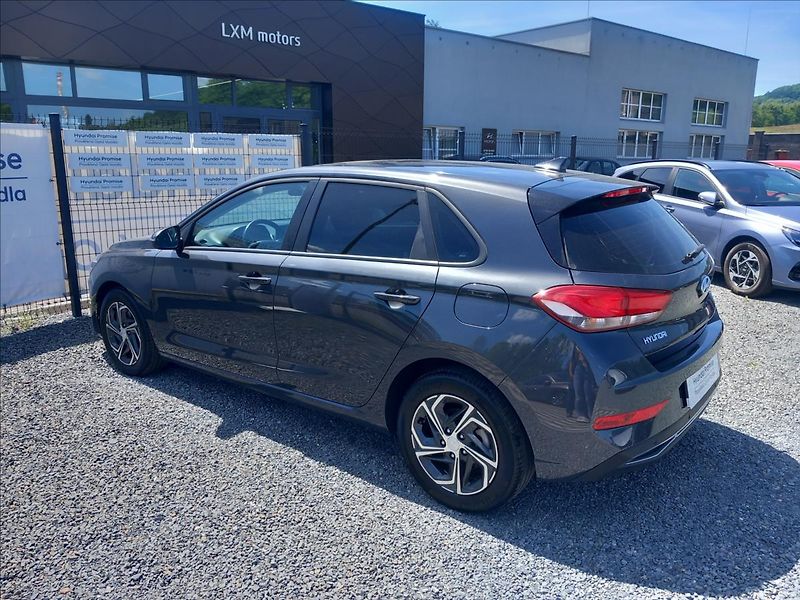 Hyundai i30 1,0 T-GDI MT COMFORT - fotka 7 z 23