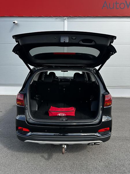 Kia Sorento 2.2 CRDi 4WD GT-Line 7-Míst TZ - fotka 30 z 30