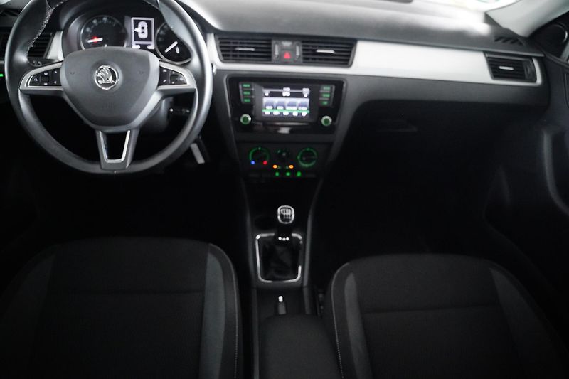 Škoda Rapid - fotka 6 z 6