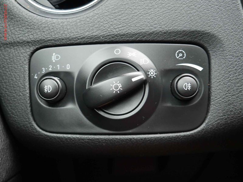 Ford Mondeo (2007) 2.0i, AC, temp, výhřev.sed - fotka 18 z 18