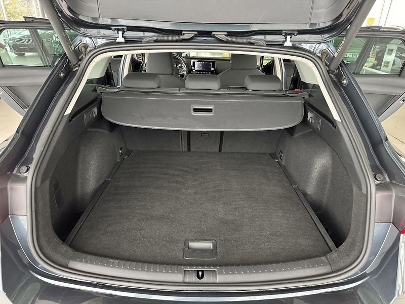 Seat Leon 1,0eTSI DSG*STYLE*Kamera*DPH - fotka 32 z 34