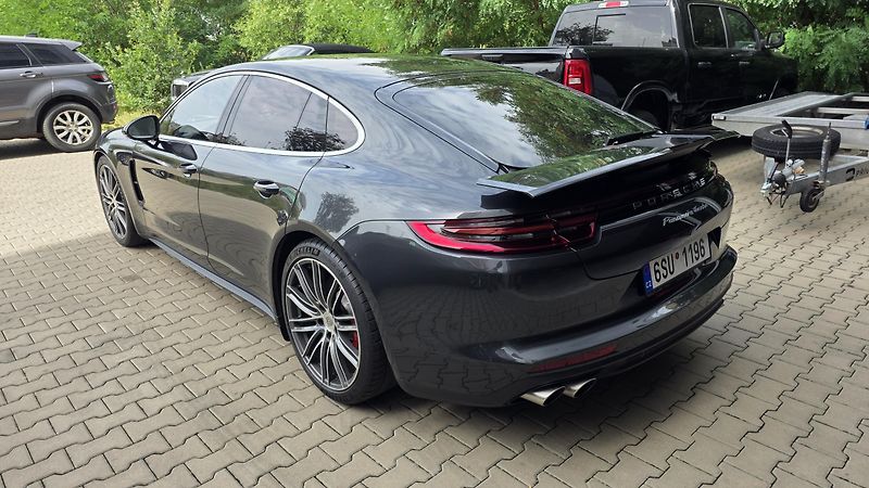 Porsche Panamera (2018) TURBO TOP STAV - fotka 5 z 12
