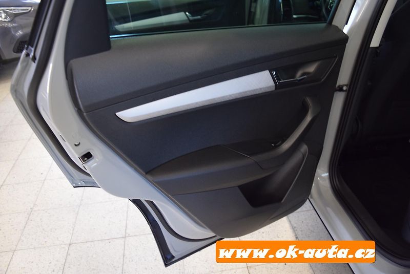 Škoda Karoq 2.0 TSI DSG 110 kW 2023-DPH - fotka 20 z 50