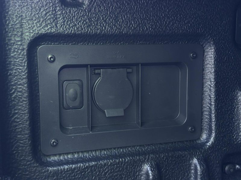Volkswagen Amarok 3.0TDi V6 4x4 10AT Aventura 24 - fotka 45 z 45