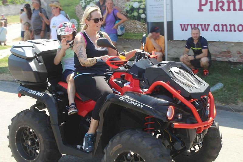 Podivínský mazec nabídl svůj třináct ročník. Jedinečná traktoriáda na Břeclavsku lákala poslední červencovou sobotu na spanilou jízdu, závody i přehlídku několika veteránů.
