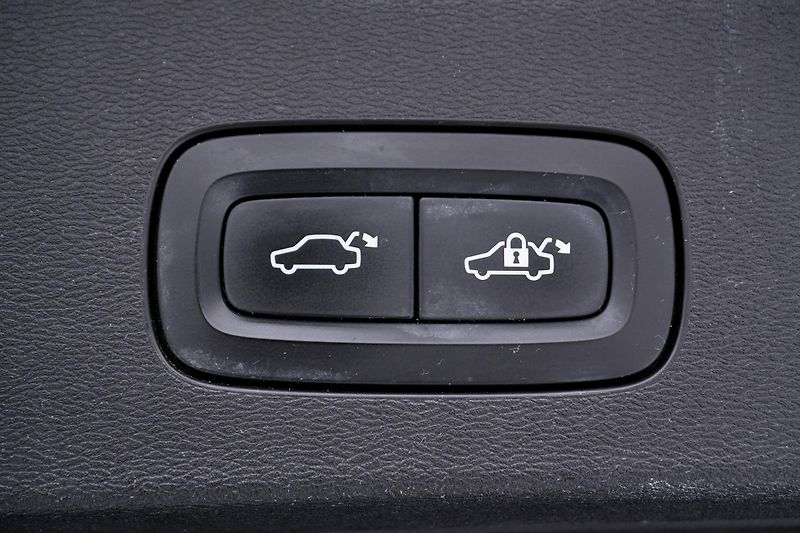 Volvo V60 T6 AWD, Polestar, H/K, Tažné - fotka 33 z 36