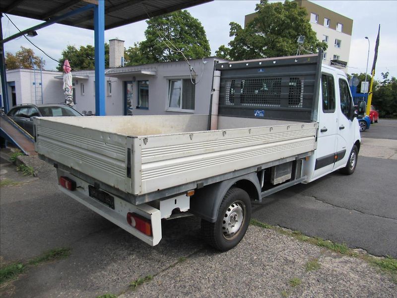 Renault Master 2,3 dCi 107kW 7 míst Valník - fotka 4 z 24