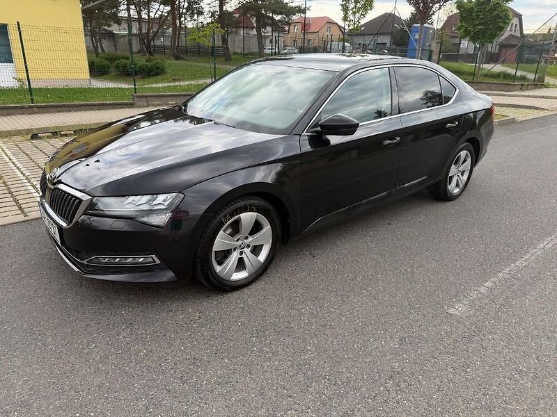 Škoda Superb (2020) 2.0 /110kW - fotka 3 z 19